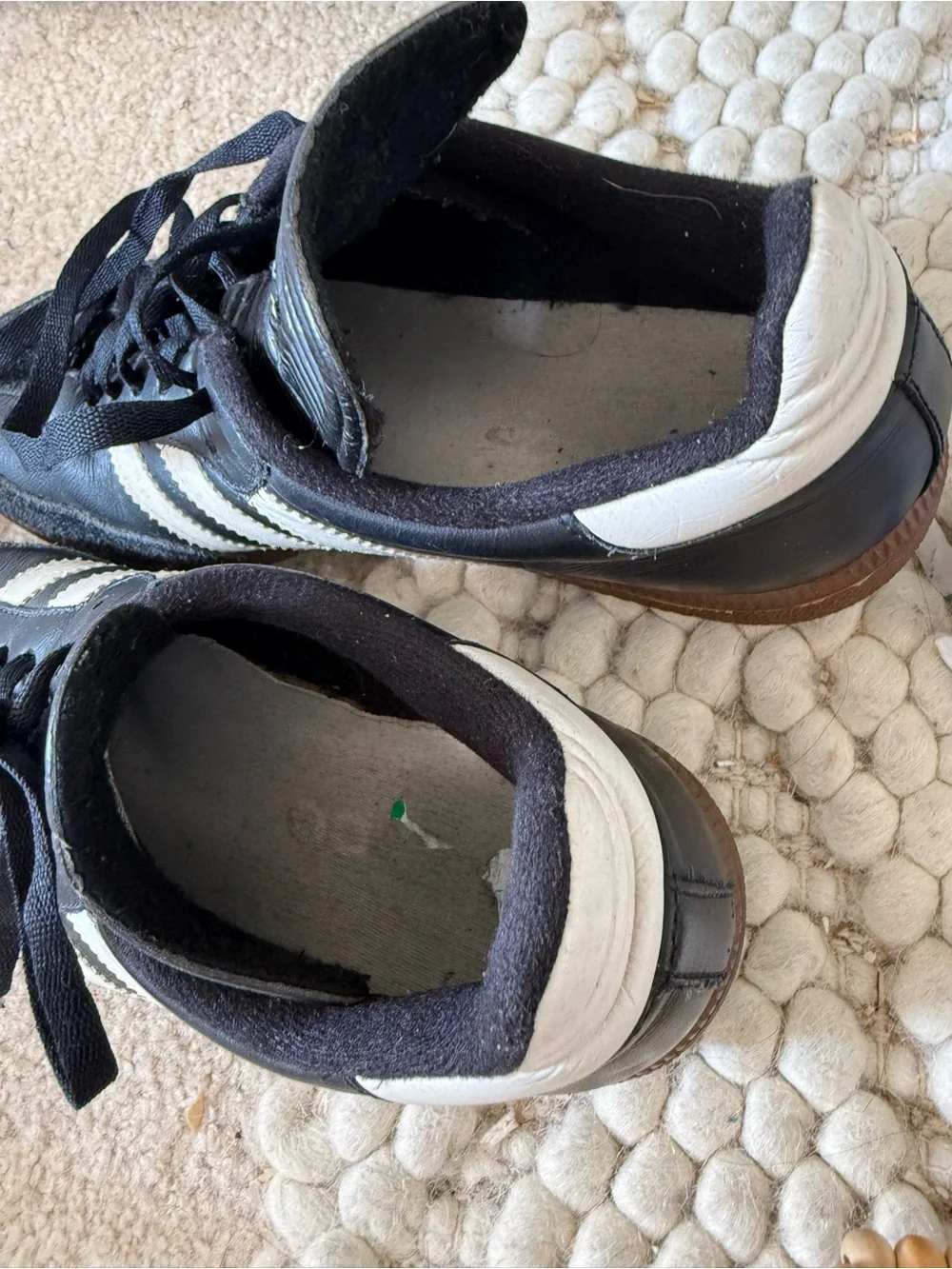 Adidas Samba Men's Black with White Stripes size 8